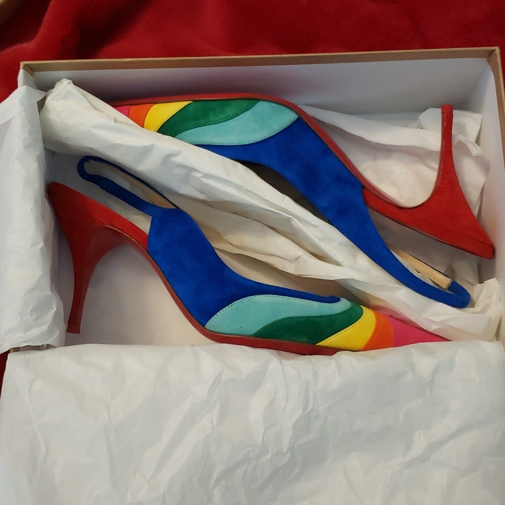 Christian Louboutin - Picture 4 of 8